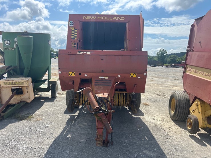 new-holland-650-image-2