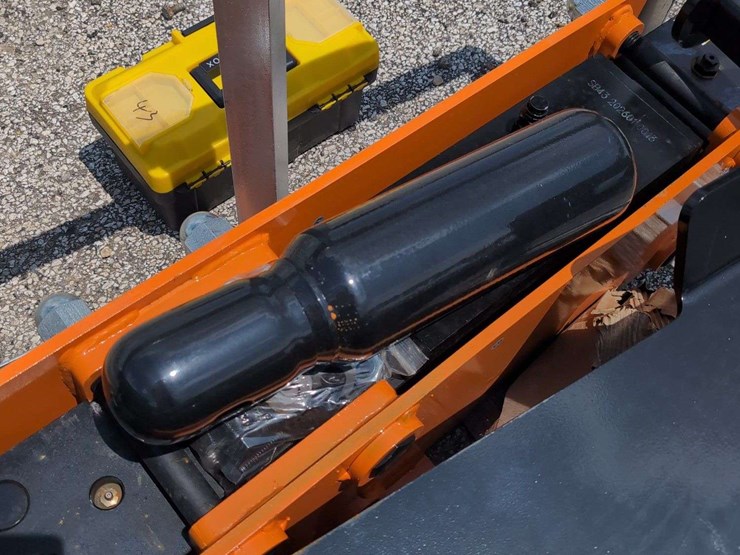 (1)-wolverine-skid-steer-post-driver-pd-12-08d-image-7