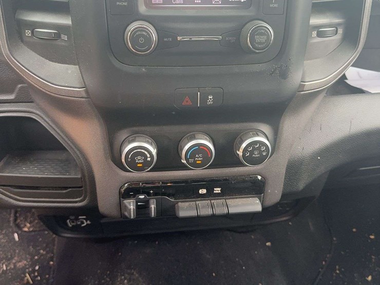2022-dodge-3500-image-15