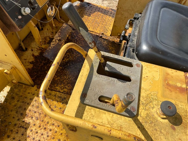 caterpillar-d4c-image-21