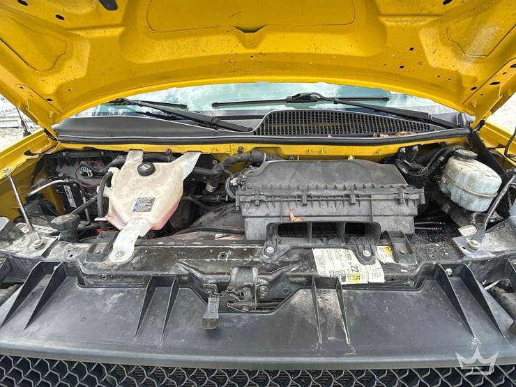 2022-chevrolet-express-2500-image-7