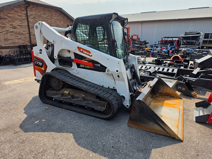 2023-bobcat-t770-image-1