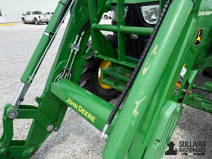 2016-john-deere-6130r-image-12