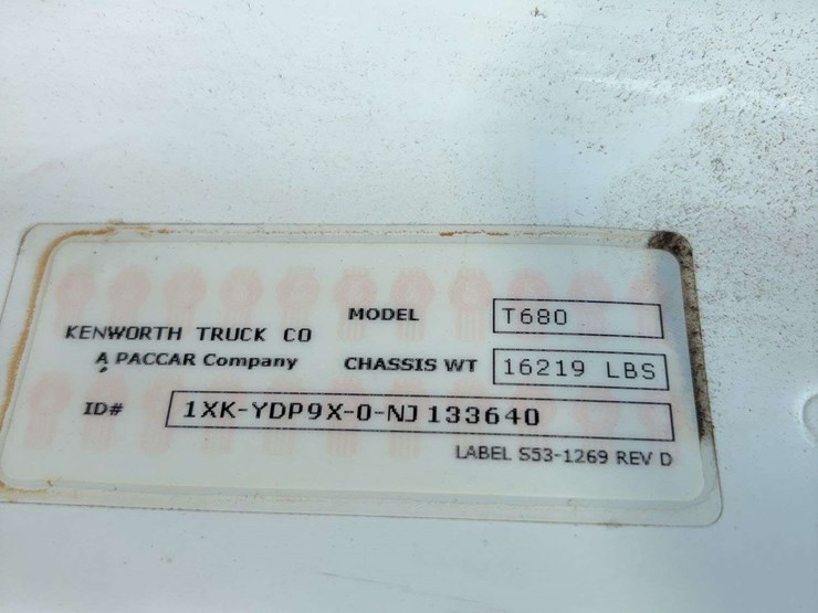 2022-kenworth-t680-image-12