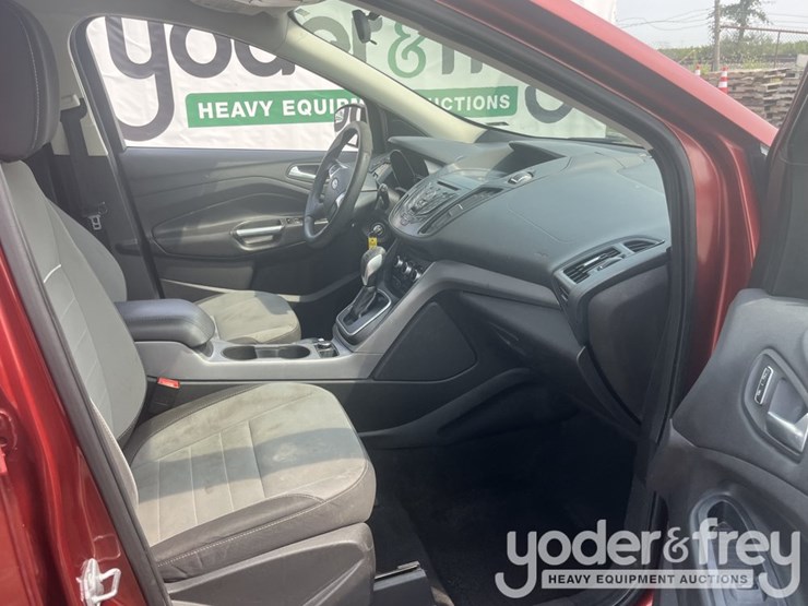 2014-ford-escape-image-30
