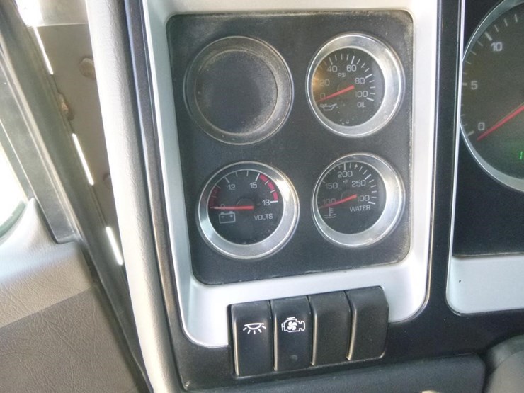 2011-kenworth-t400-image-13