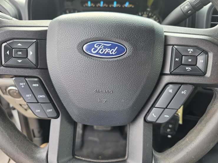 2020-ford-f150-image-39