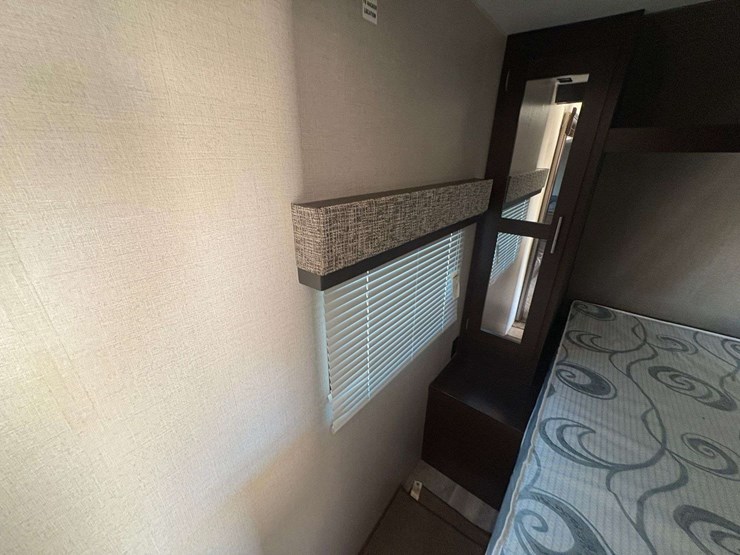 2018-sportsmen-le-32'-bumper-pull-camper-image-22