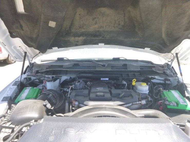 2017-dodge-3500-image-28