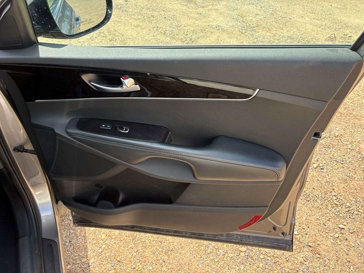 2017-kia-sorento-image-25