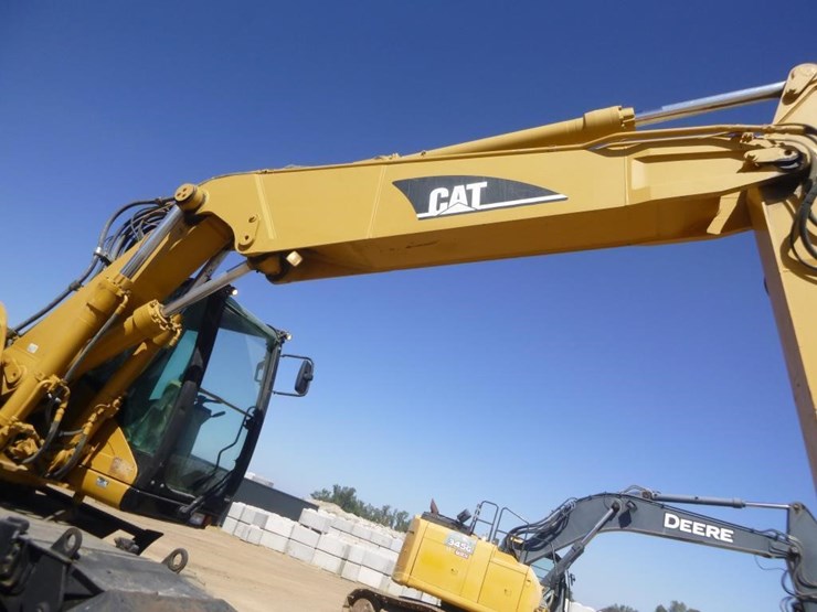 2005-caterpillar-m318c-image-30