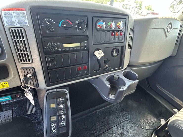 2011-international-durastar-4300-image-43
