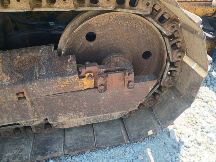 caterpillar-d4c-image-48