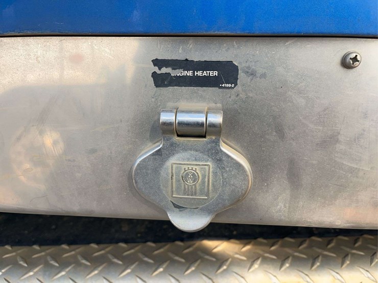 2015-kenworth-w9-series-tractor-truck-image-13
