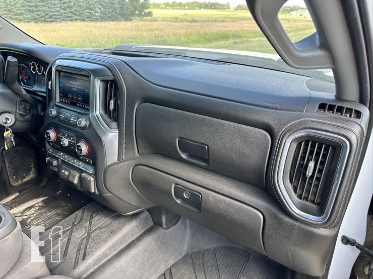 2021-chevrolet-silverado-2500hd-lt-image-36