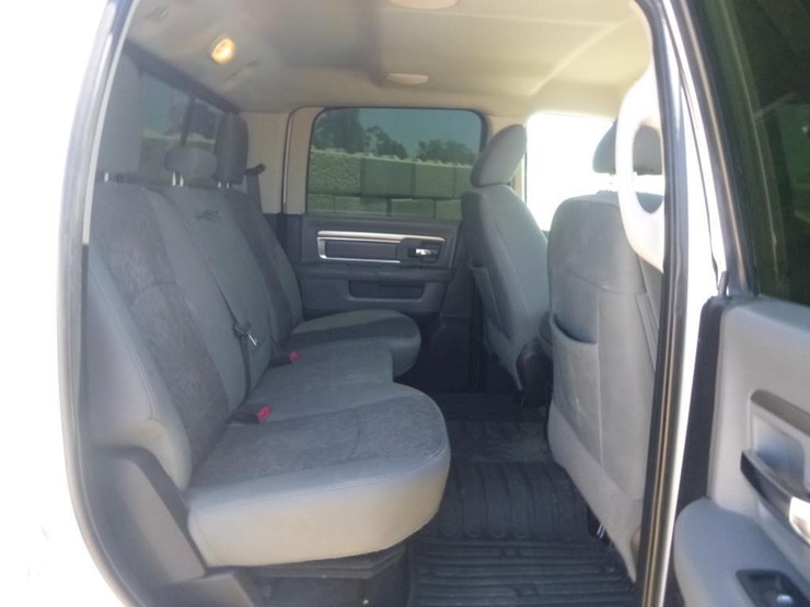 2017-dodge-3500-image-20