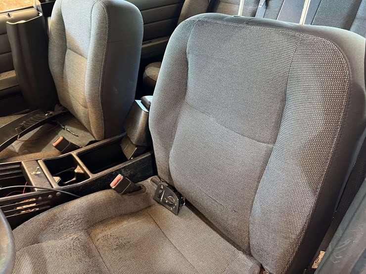 2003-ford-crown-vic-(188,503-miles)-image-17