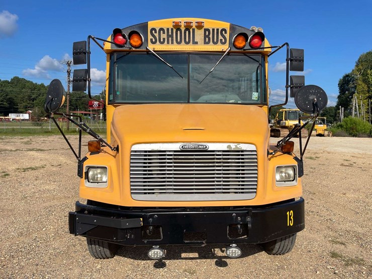2002-freightliner-fs65-image-5