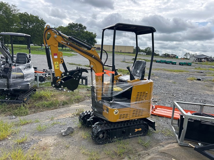 #33-•-2026-ats-rt15-mini-excavator-image-2