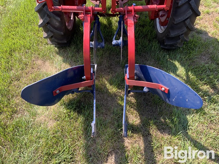 mccormick-farmall-a-2wd-tractor-w/plow-no.-87-image-16