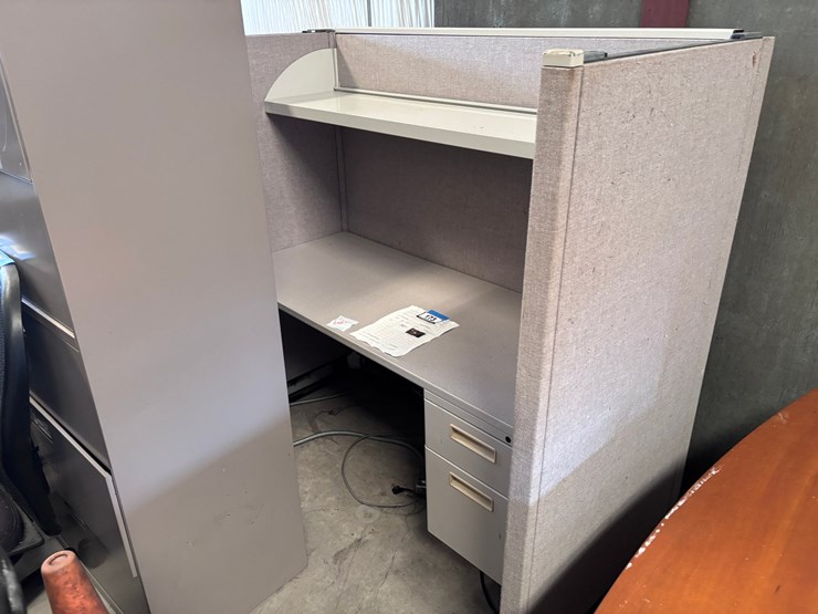 #173-•-cubicle-image-1