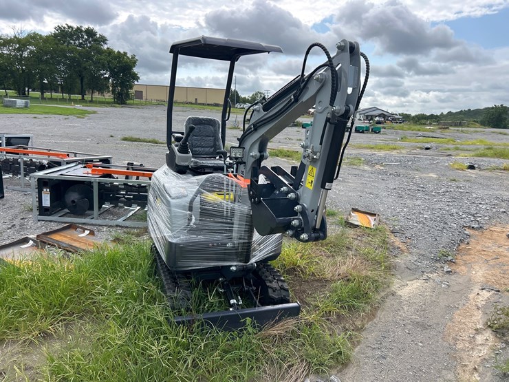 #28-•-2026-ats-me18-mini-excavator-image-3