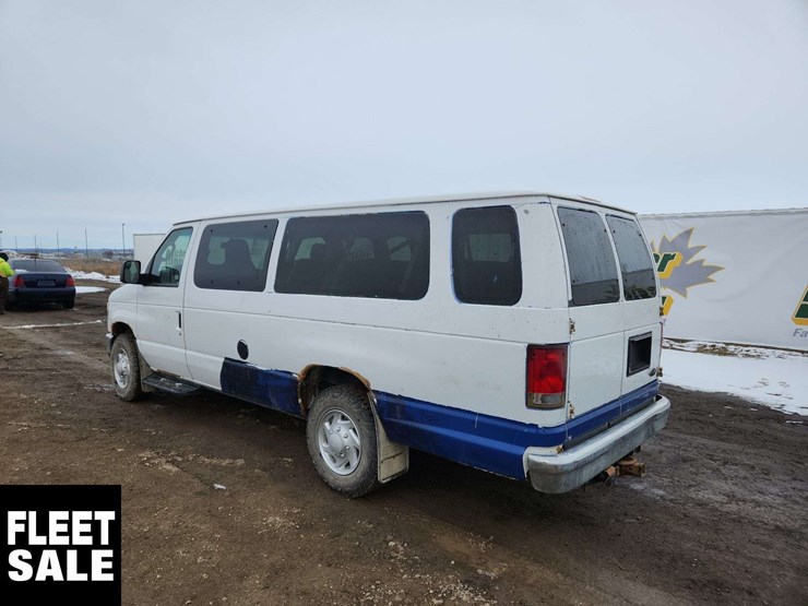 2012-ford-e-series-e-350-sd-xl-3dr-extended-passenger-van-image-3