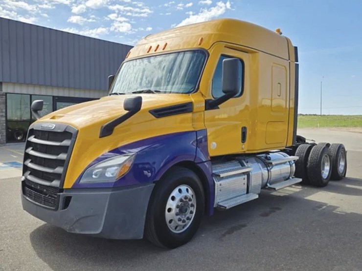 2022-freightliner-cascadia-126-image-1