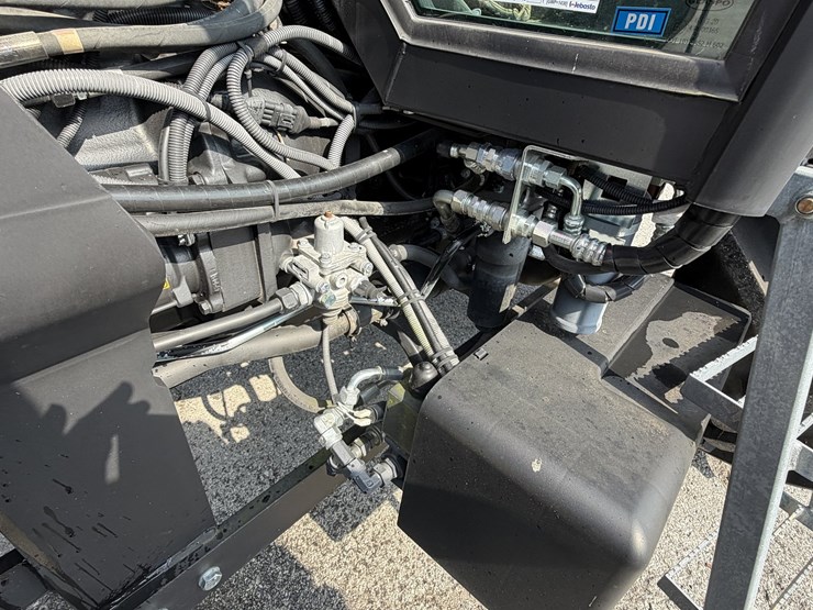 2021-zetor-p110-ps-w/-zm229p-loader-image-21