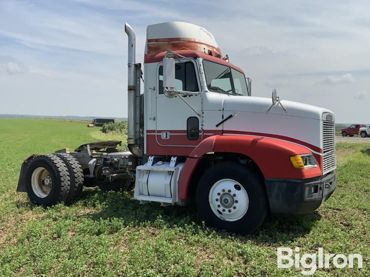 1991-freightliner-fld112-image-3
