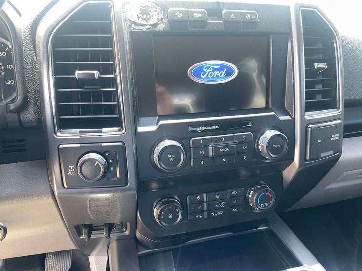2019-ford-f150-xlt-image-13