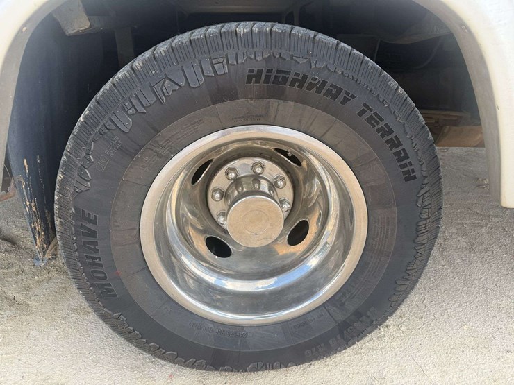 2007-chevrolet-express-"chateau"-(72,384-miles)-image-8