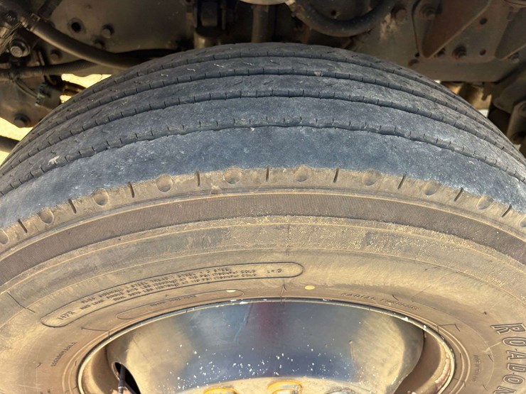 2013-ford-f750-image-10