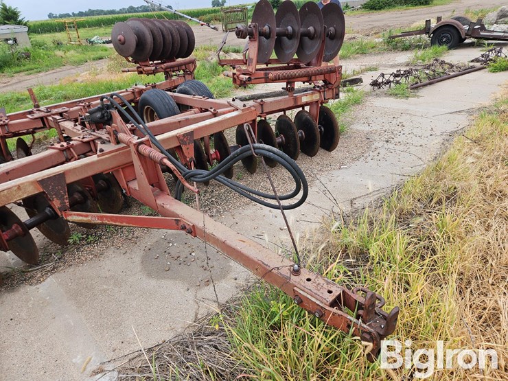 massey-ferguson-620-image-10