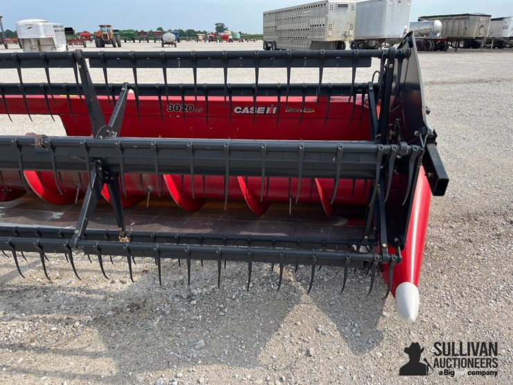 2011-case-ih-3020-image-9