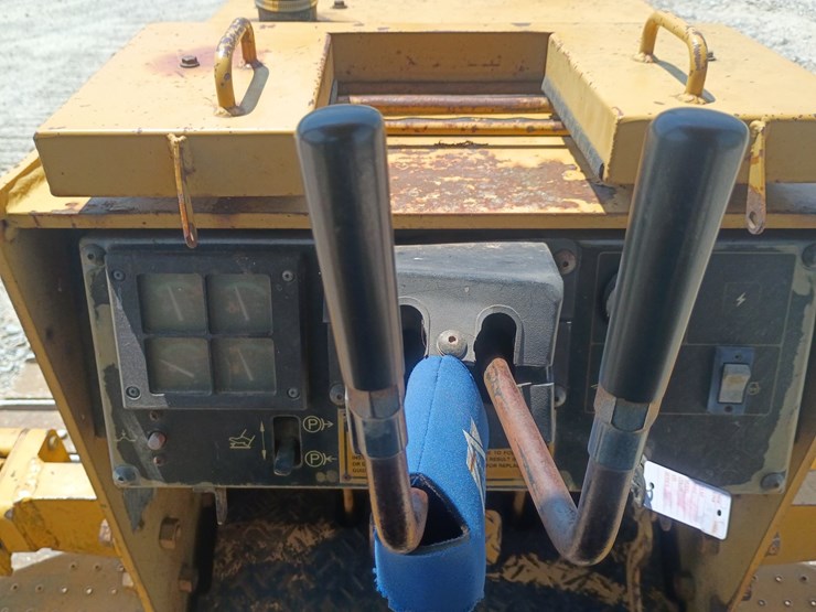 caterpillar-d4c-image-25