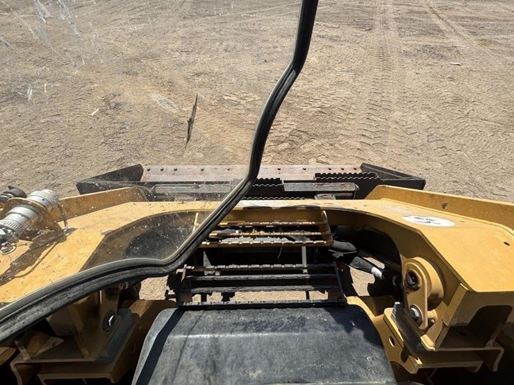 2019-caterpillar-272d2-image-23