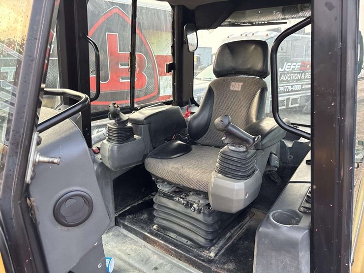 caterpillar-d5k2-xl-image-14