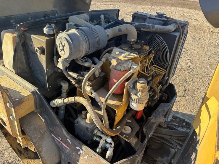 2006-caterpillar-cb-224e-image-26