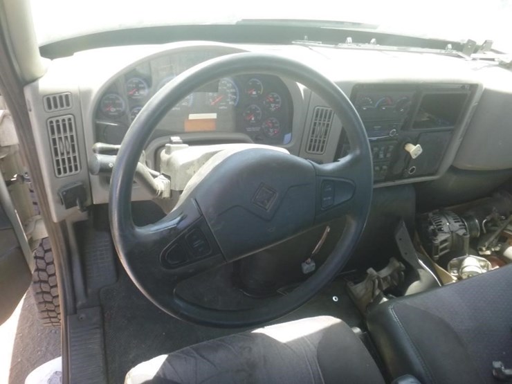 2013-international-7300-image-19