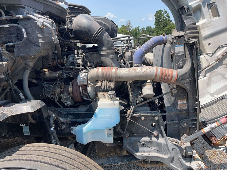 2022-kenworth-t680-image-41