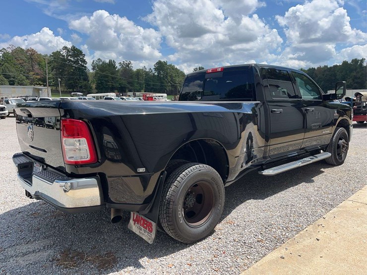 2022-dodge-3500-image-5