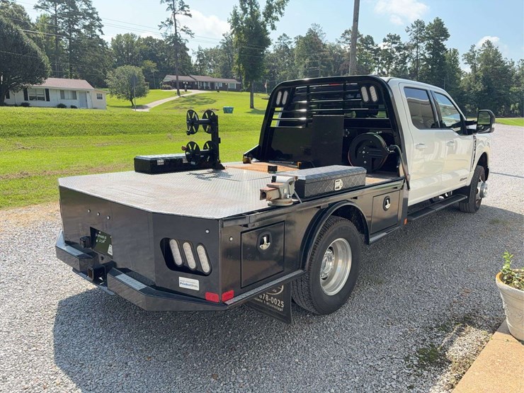 2025-ford-f350-image-14