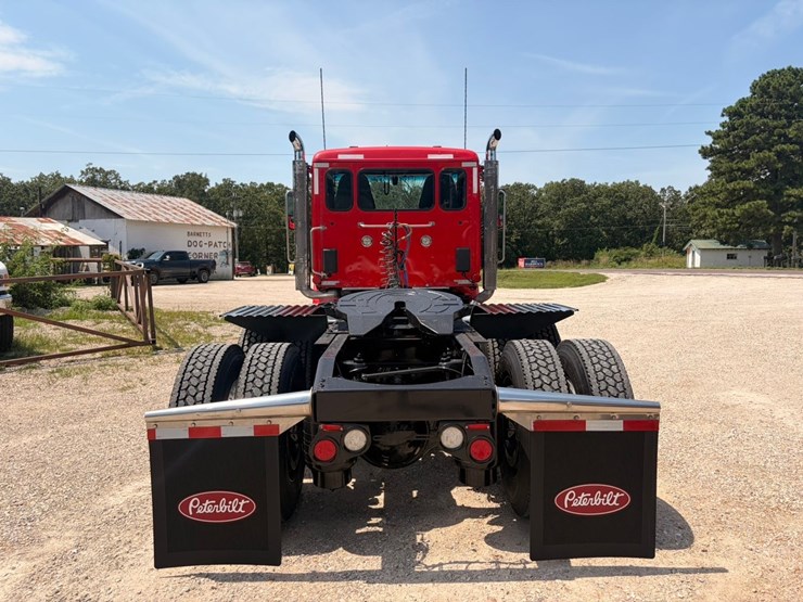 2020-peterbilt-579-image-6