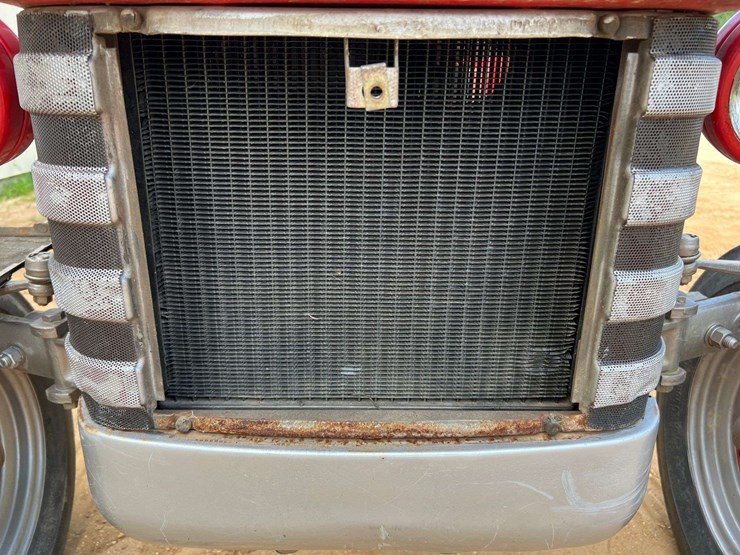 massey-ferguson-135-image-35