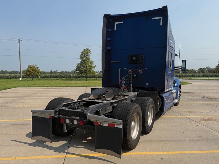 2020-kenworth-t680-image-2