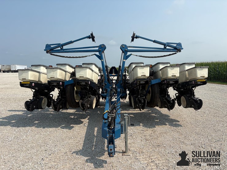 kinze-3200-image-2