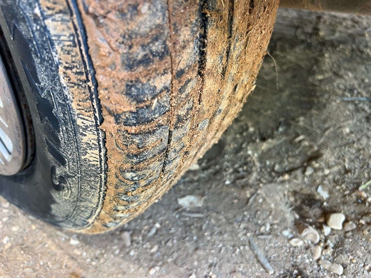 2004-ford-crown-vic-(211,135-miles)-image-13