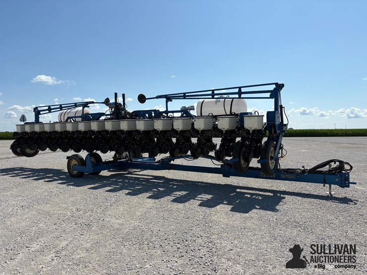 1995-kinze-2600-image-3