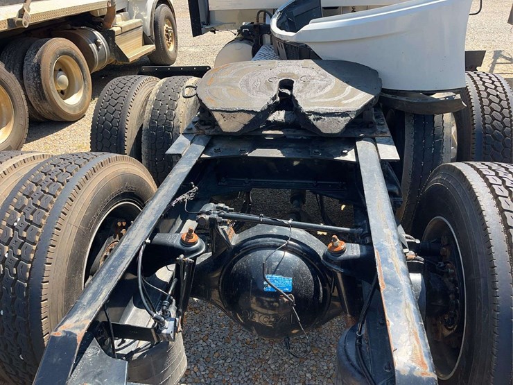 2022-kenworth-t680-image-8